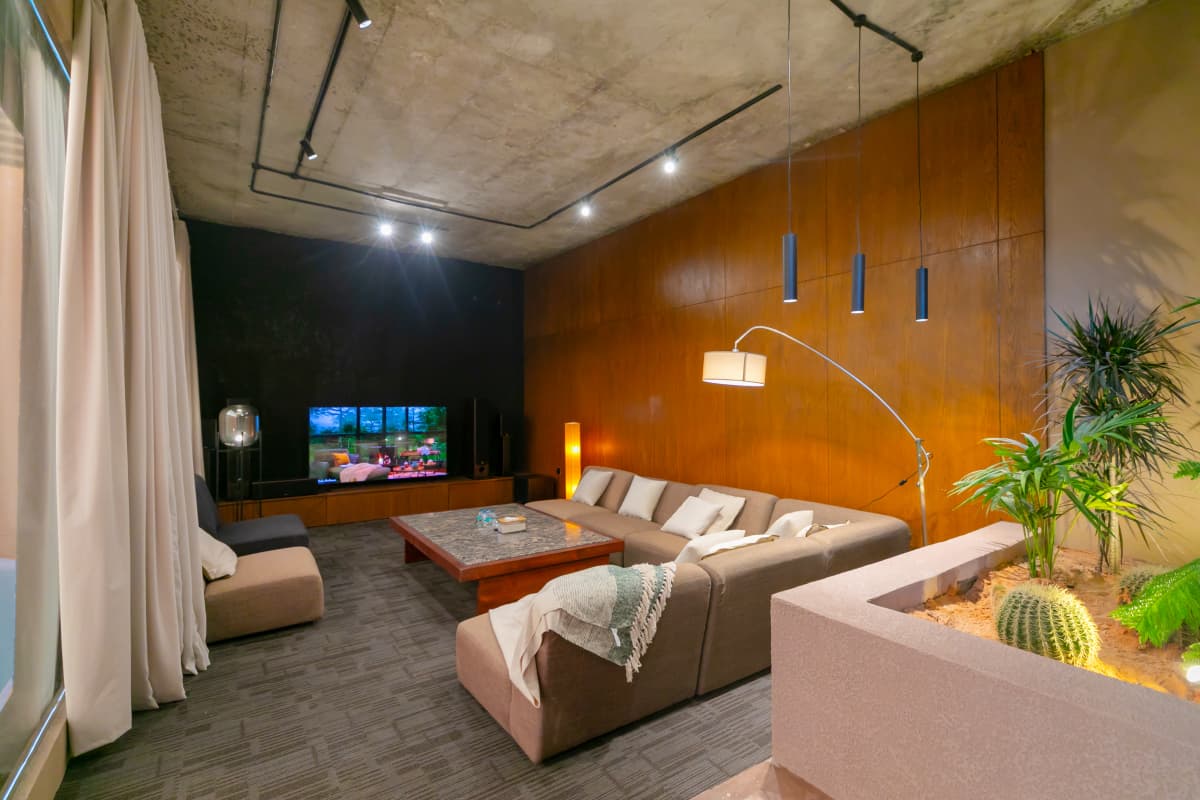 Executive Minimalist Retreat(Self-Entry) - A1 - Image 3