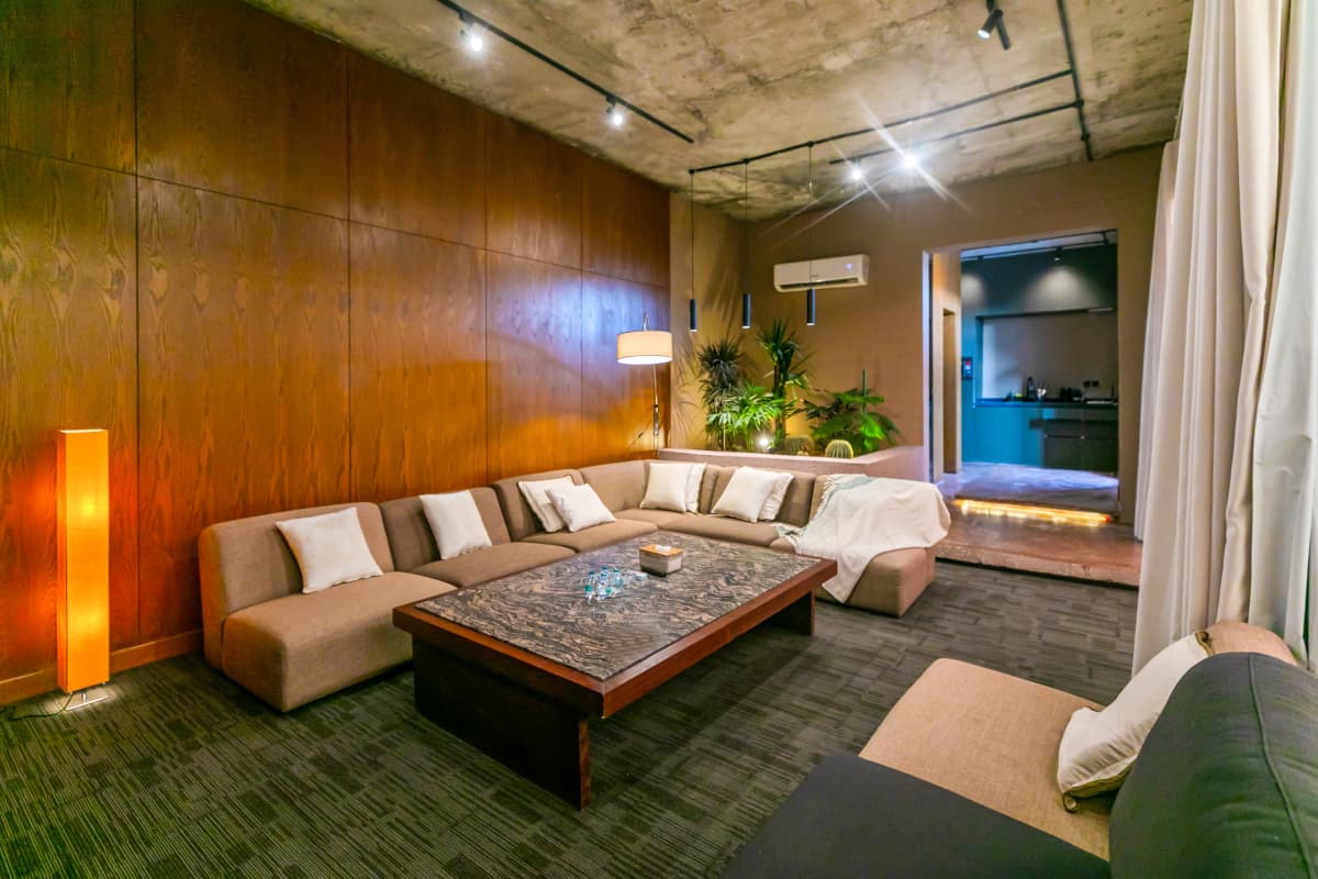 Executive Minimalist Retreat(Self-Entry) - A1