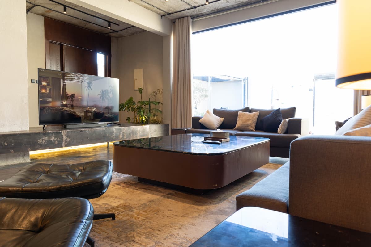 Executive Minimalist Retreat(Self-Entry) - Q1